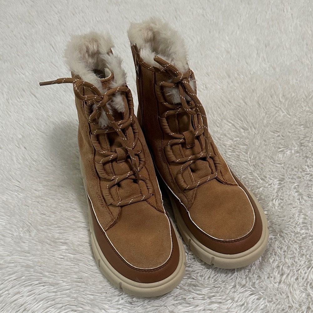 🎒 Sorel Waterproof Ankle Boots
